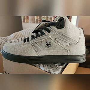 🔴NEW IN BOX🔴 ZOO YORK Gray High-Top Sneakers